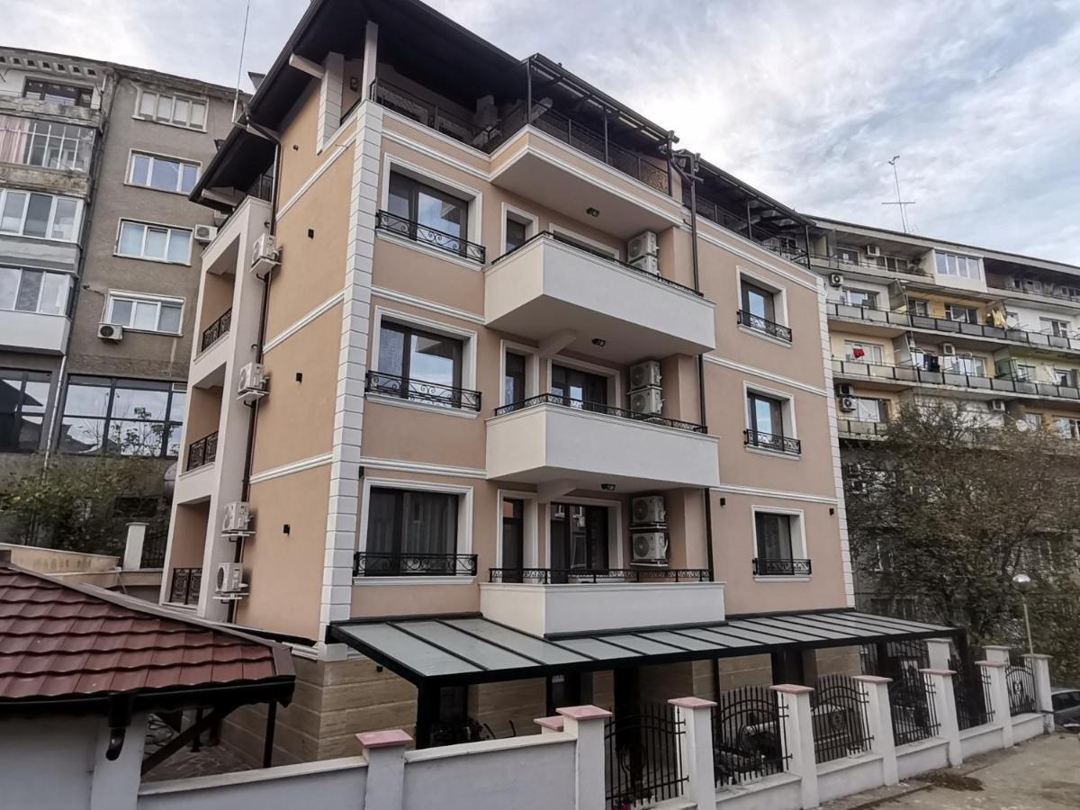 Family Boutique Residence-Free Parking Велико-Тирново Екстер'єр фото